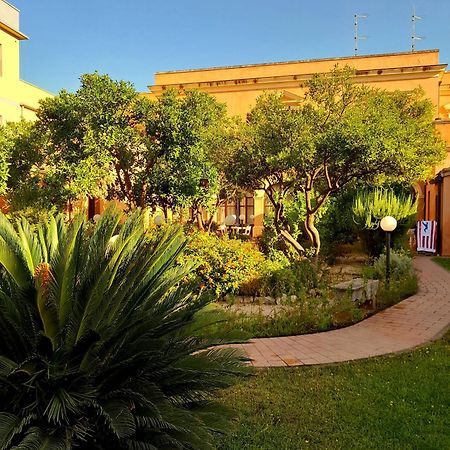 Oasi Ottocento Acomodação com café da manhã Quartu SantʼElena Exterior foto