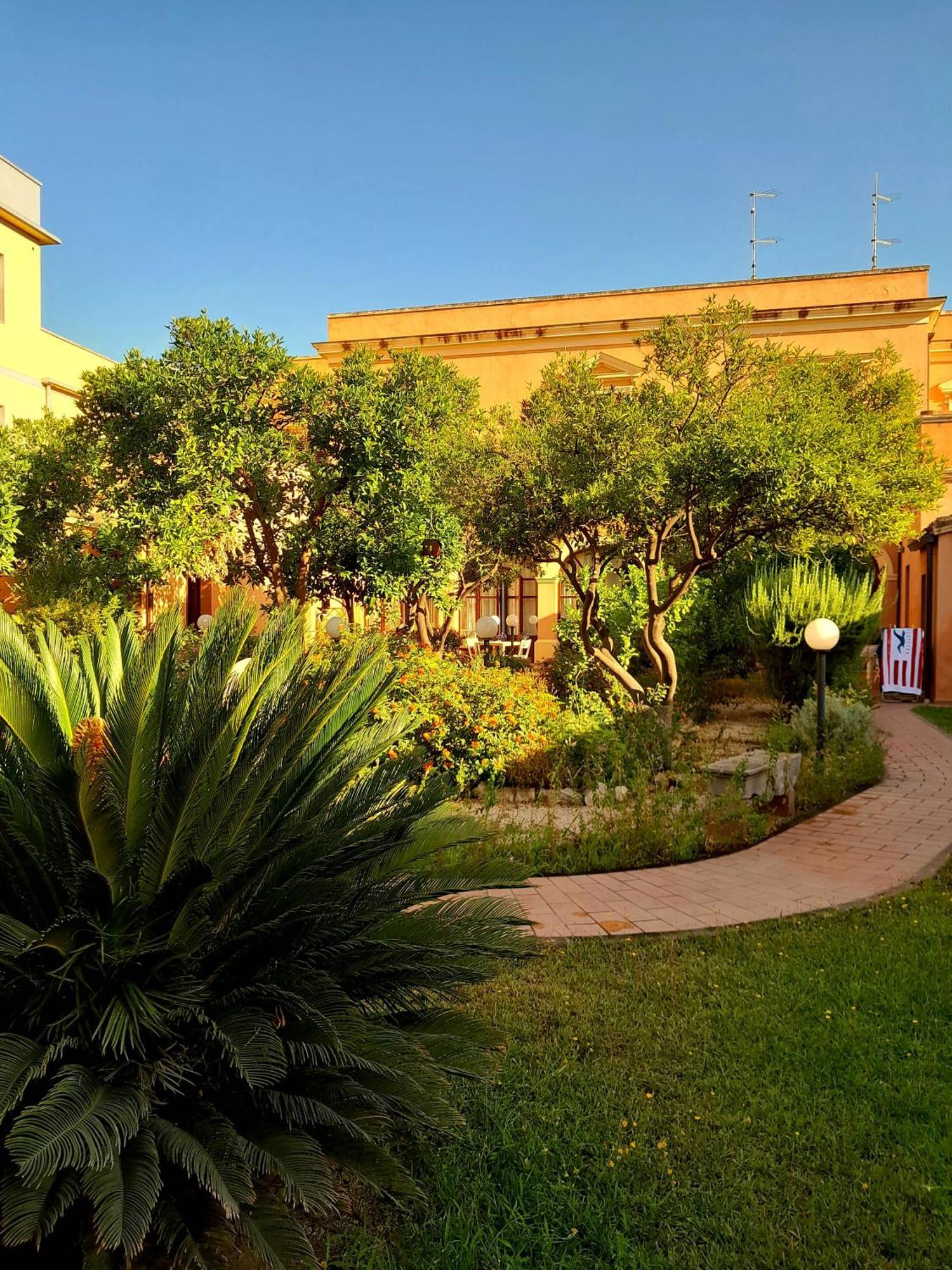 Oasi Ottocento Acomodação com café da manhã Quartu SantʼElena Exterior foto