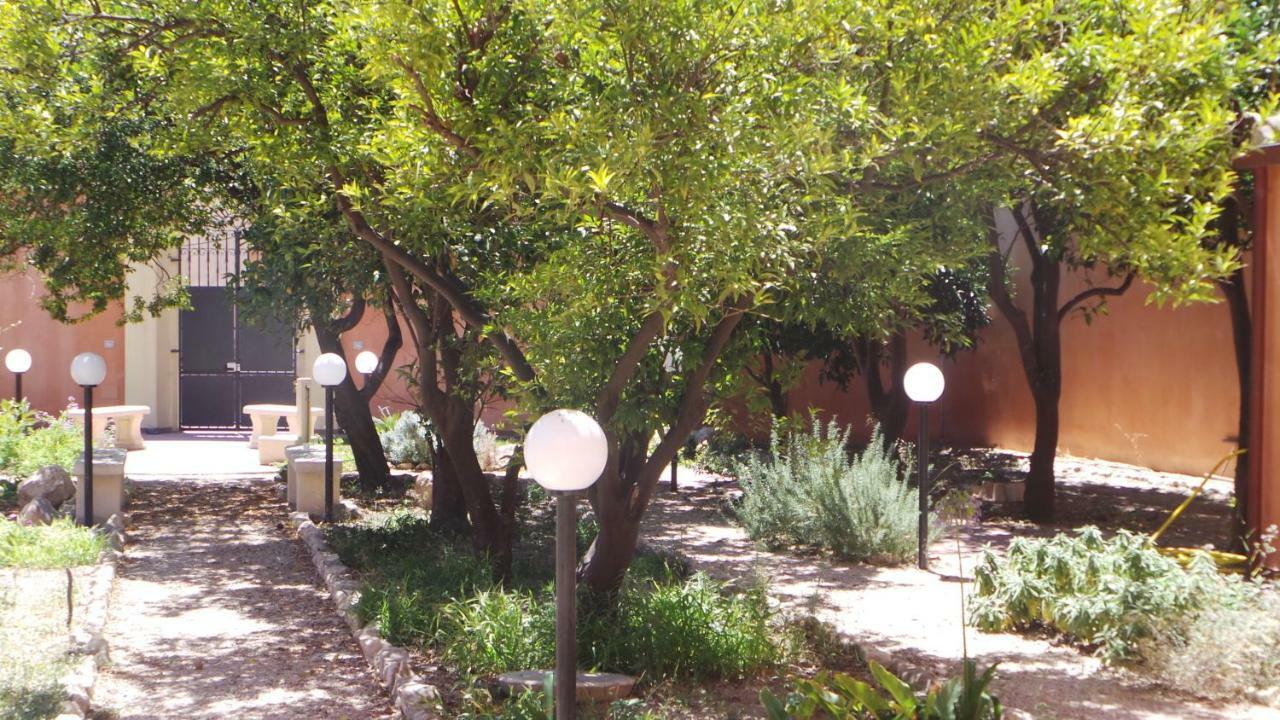 Oasi Ottocento Acomodação com café da manhã Quartu SantʼElena Exterior foto