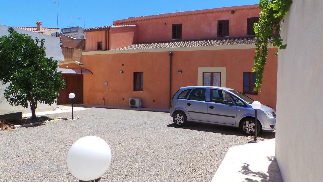 Oasi Ottocento Acomodação com café da manhã Quartu SantʼElena Exterior foto