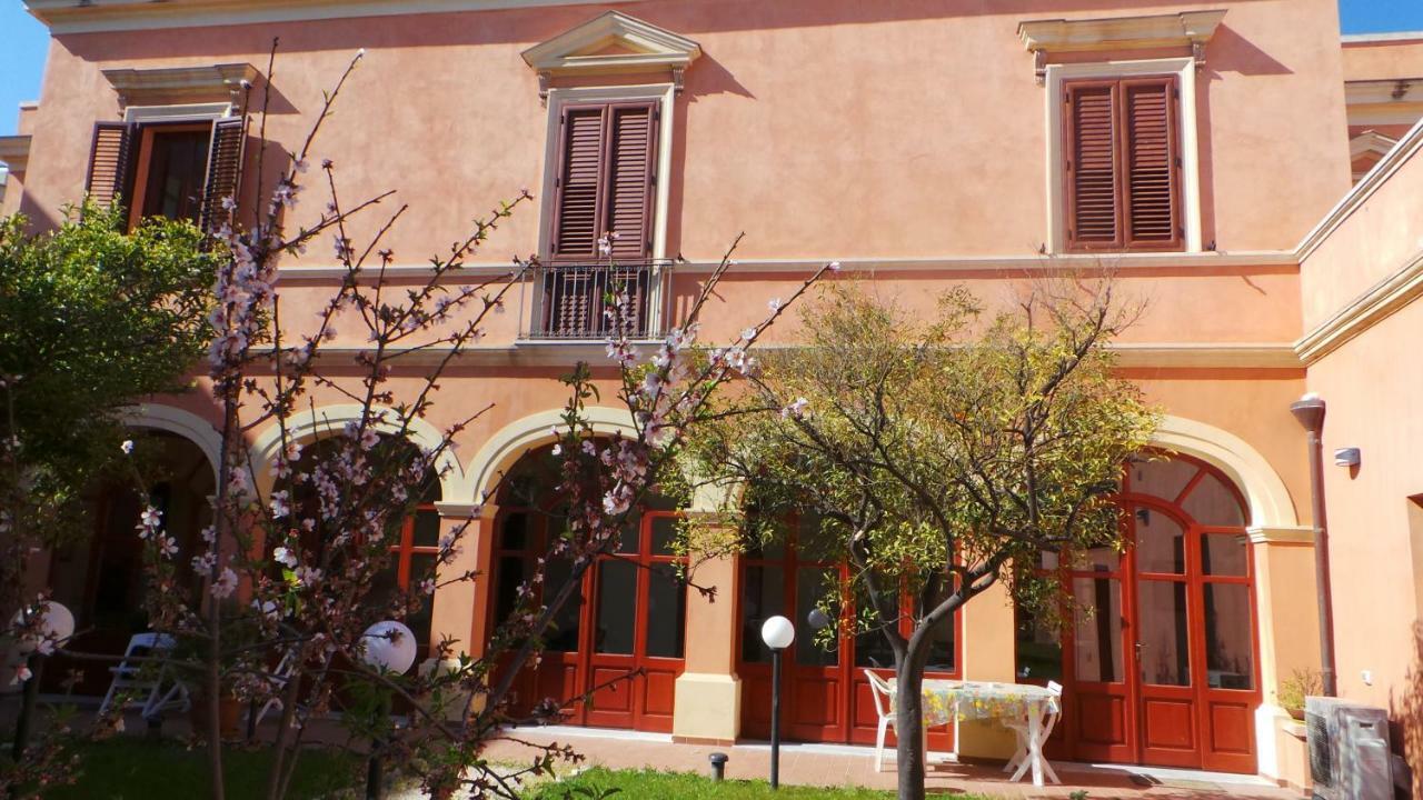 Oasi Ottocento Acomodação com café da manhã Quartu SantʼElena Exterior foto